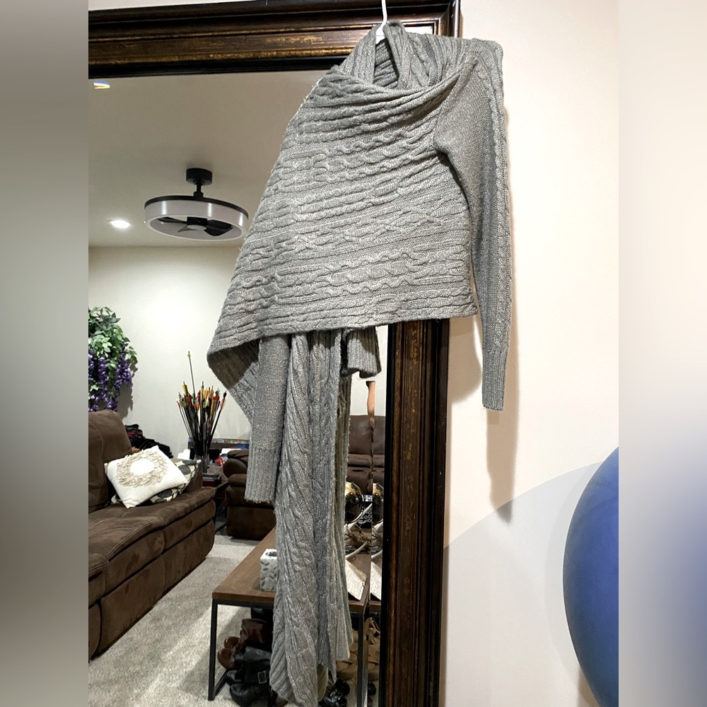 Newport News Gray Cable Knit Wrap